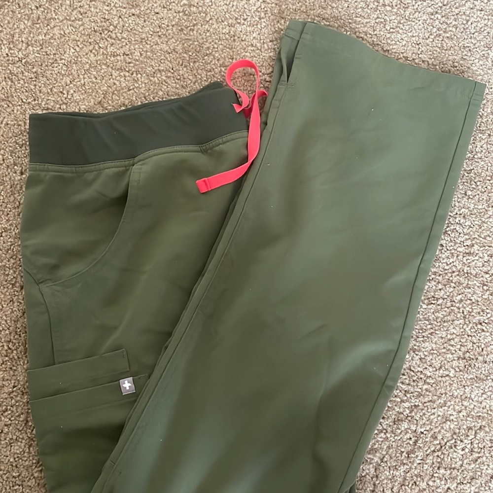 figs green cargo pants size M regular